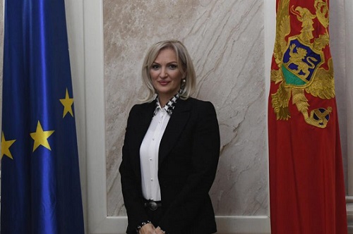 Министарка здравља Јелена Боровинић-Бојовић: Причешће је Света Тајна, остављам владикама и свештенству да о њој одлучију