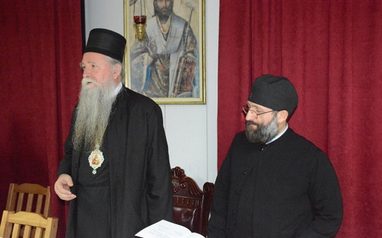 Митрополит Јоаникије уручио Света писма ученицима првог разреда Цетињске богословије