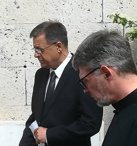 ОЧЕ МОМО ДО НОВОГ СУСРЕТА У ЦАРСТВУ БОЖИЈЕМ – ХРИСТОС ВОСКРЕСЕ