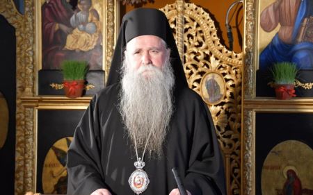 Митрополит Јоаникије након молебана за КиМ: Ко се не одрекне Косова, он ће га и сачувати!