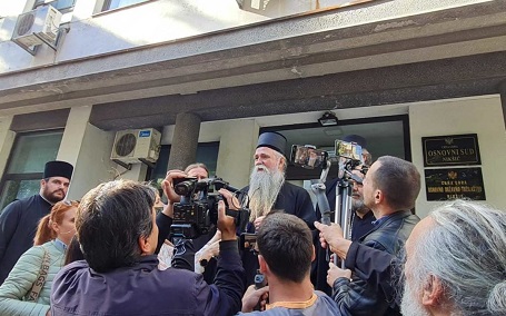 Митрополит Јоаникије након суђења: Радост је што и на овакав начин можемо да свједочимо вјеру, љубав према Светом Василију и нашем вјерном народу