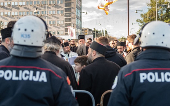 Дан када је усвојен дискриминаторни Закон о слободи вјероисповијести: Све пролази само Црква опстаје и остаје