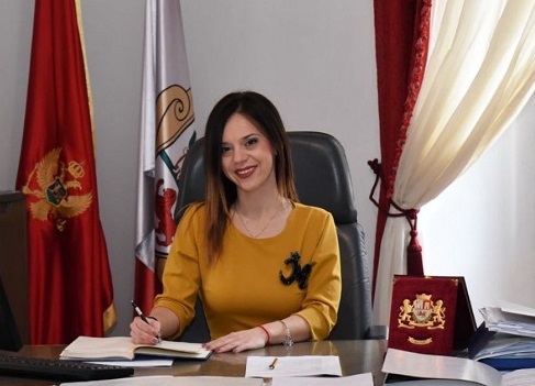 ПРЕДСЈЕДНИЦА СО КОТОР МАЈА МРШУЉА ЧЕСТИТАЛА ВАСКРС