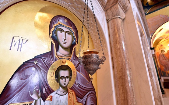 Сваког петка увече Молебни канон Пресветој Богородици за Косово и Метохију