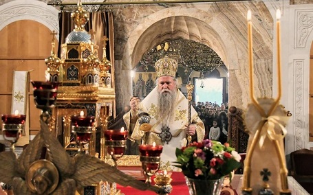 Митрополит Јоаникије у подгоричком Саборном храму: Нека божићна радост испуни све домове и породице