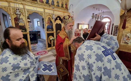 Митрополит Јоаникије богослужио у Цетињском манастиру