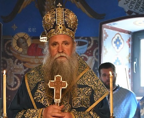 Митрополит Јоаникије богослужио у Острогу и замонашио тројицу послушника