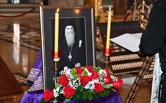 Литургијско сабрање око одра блаженопочившег Митрополита Амфилохија – (УЖИВО)