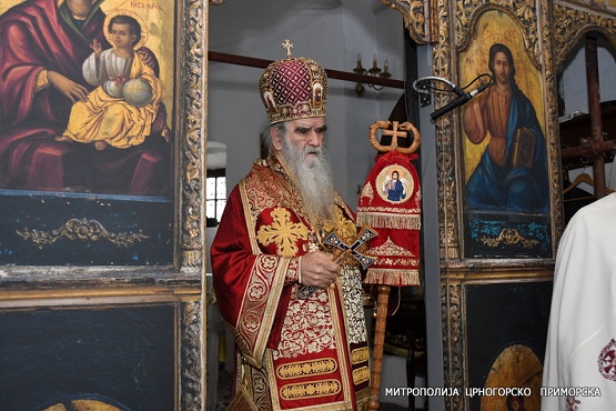 Митрополит Амфилохије: Нека Господ загрли и цјелива нашу дјецу, да буде благословена нова школска година