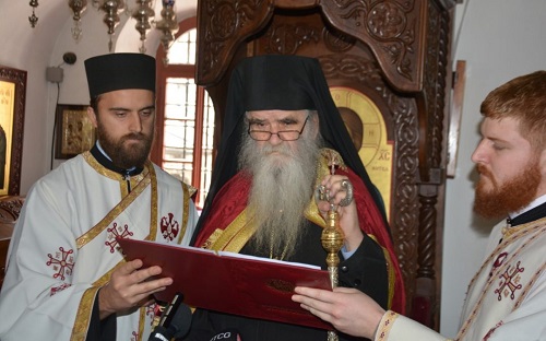 Васкршња порука Митрополита Амфилохија: Загрлимо једни друге и сву творевину Христовим загрљајем