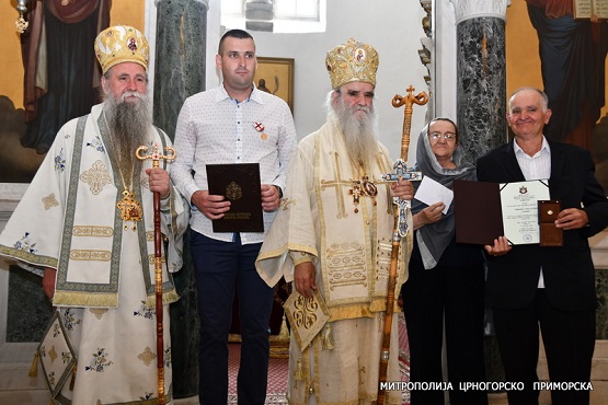 Митрополит одликовао Никшићанина који је одбио да руши манастирски конак: Прекрстио се и изашао из багера