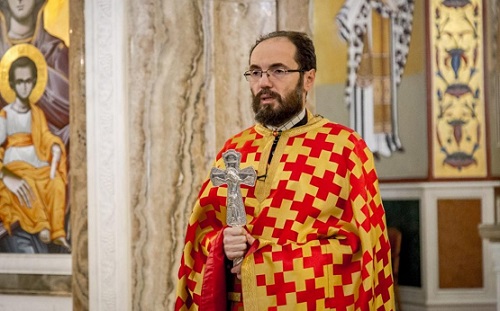 Ново насиље над Црквом: Због Литургије у Храму Васкрсења кривична пријава против свештеника Бранка Вујачића (ВИДЕО)