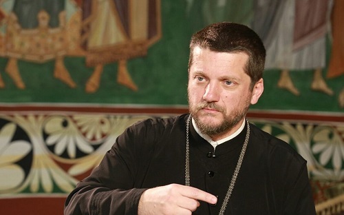 Отац Гојко Перовић: Ако власт не покаже вољу да мења закон — нема договора!