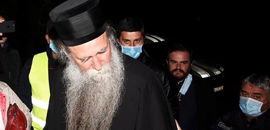 Владици Јоаникију и свештеницима одређено задржавање до 72 сата