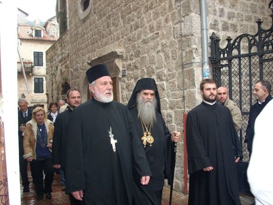 ПОДСЈЕЋАЊЕ НА ОБИЉЕЖАВАЊЕ 1200-ГОДИШЊИЦЕ ПРЕНОСА МОШТИЈУ СВ. ТРИФУНА У КОТОР