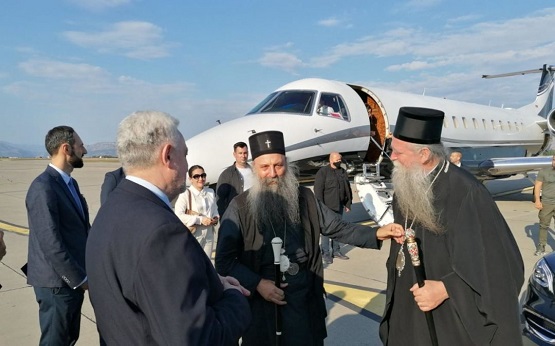Патријарх Порфирије на подгоричком аеродрому: Молим се Господу за ову земљу, за овај народ и за све људе, и молим њих да се моле за мене, јер су они ближи Богу