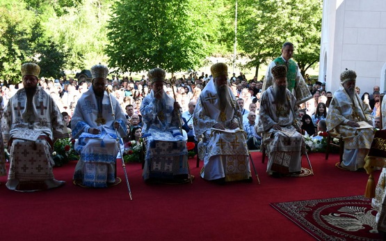 Патријарх Порфирије богослужио у манастиру Глоговац: Нема ништа лепше од вере хришћанске