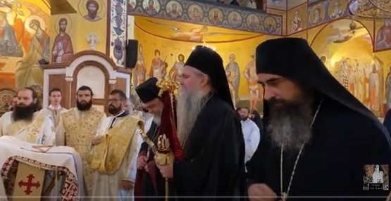 Литургија и четрдесетодневни помен Митрополиту Амфилохију (ВИДЕО)
