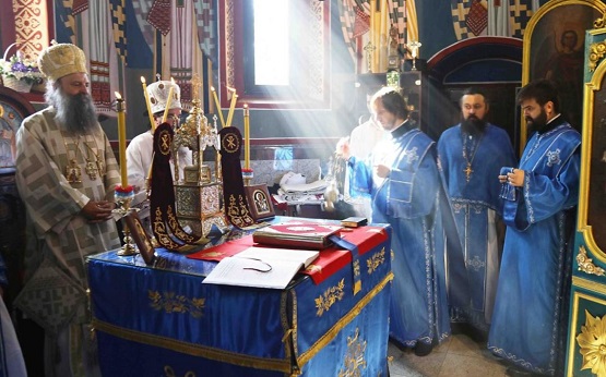 Патријарх Порфирије: Вера у Живог Бога подразумева подвиг и жртву