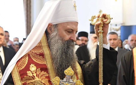 Патријарх Порфирије: Молимо се да Васкрсли Господ упокоји душе невино пострадалих на Цетињу