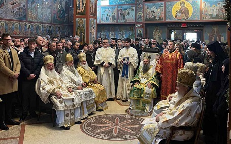 Патријарх Порфирије началствовао Светом литургијом у Новој Грачаници