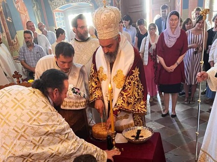 Мноштво православних вјерника на слави храма у Шибенику