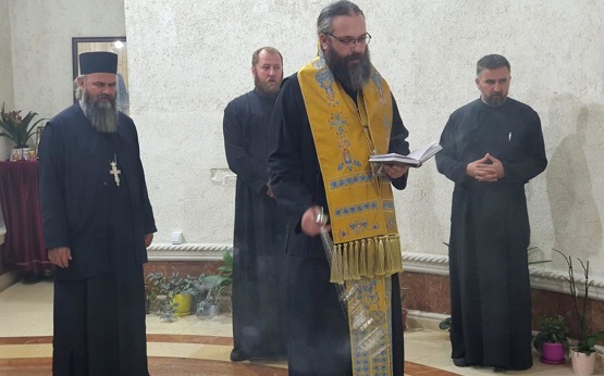 Епископ Силуан служио помен на гробу Митрополита Амфилохија: Био је апостол Христов у нашој светосавској Цркви
