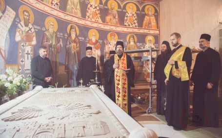 Архимандрит Тихон, игуман манастира Студеница служио помен блаженопочившем Митрополиту Амфилохију