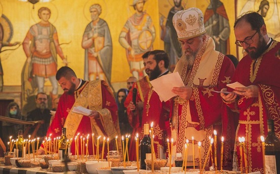 Владика Кирило: Молимо се за упокојене, молитва може да измијени њихово стање након смрти