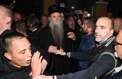 Режим наставља тамничење Владике Јоаникија и свештеника, одбијени приговори адвоката