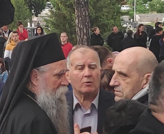 Полиција насилно привела Владику Јоаникија и свештенство никшићког храма Светог Василија Острошког