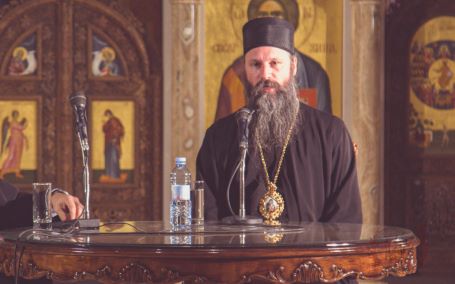 Владика новобрдски Иларион у крипти подгоричког саборног храма одржао предавање на тему ,,Разрешење пред Божић”
